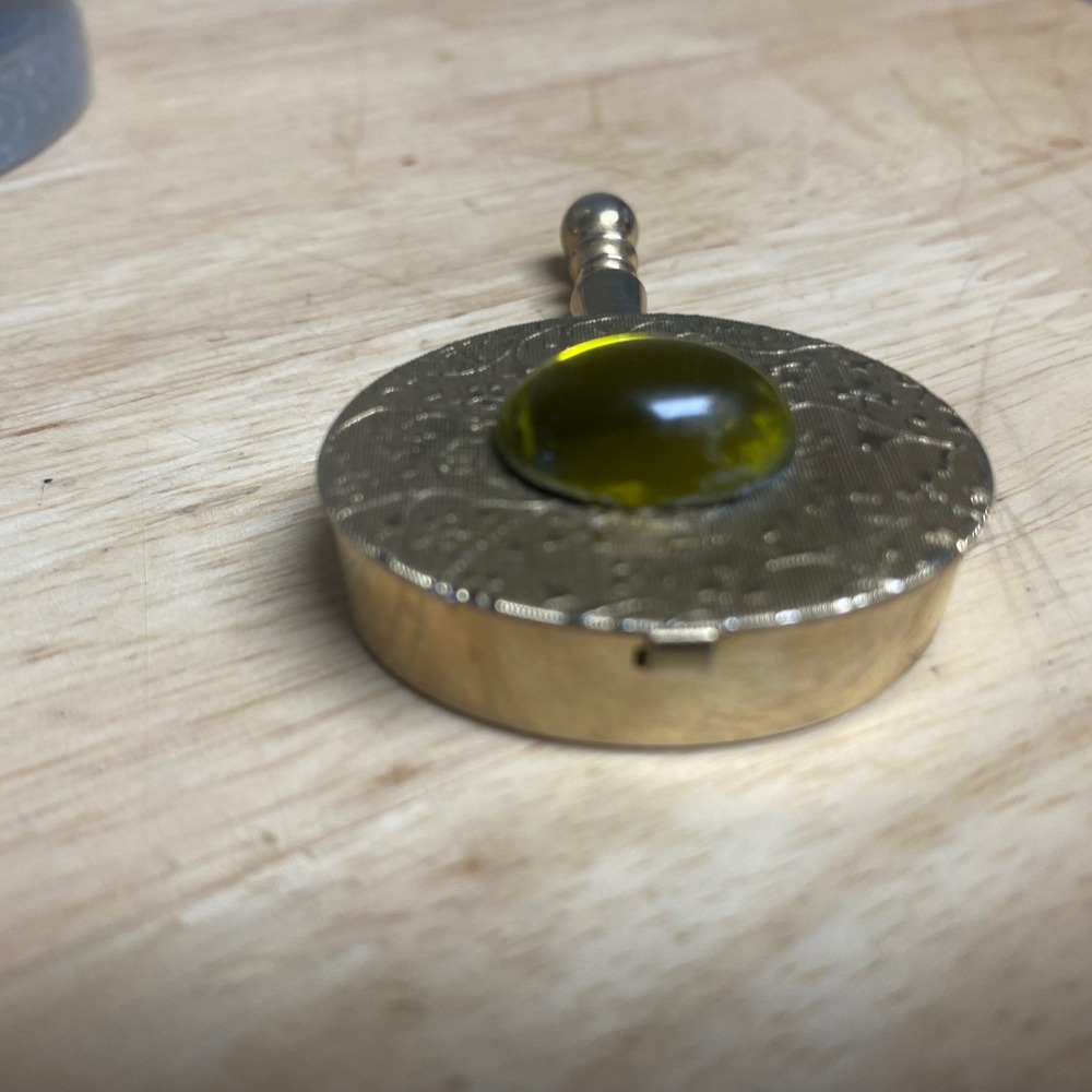 Vintage Pill Box Trinket Case Gold Tone Yellow/Green Cabochon Etched Floral - Picture 4 of 14